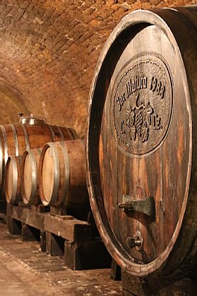 Weinfass im Keller